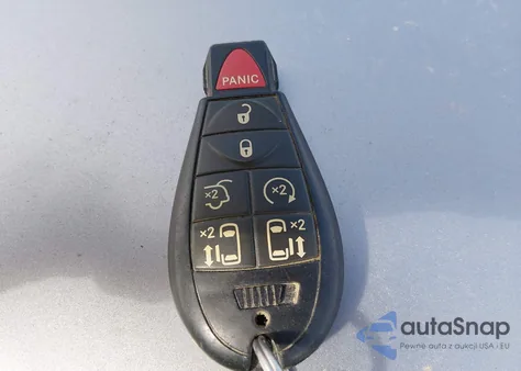 2016 Chrysler Town & Country Limited z USA, uszkodzony, nr VIN 2C4RC1JG6GR200302